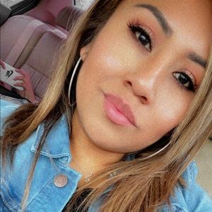 Meet your Posher, Aracely